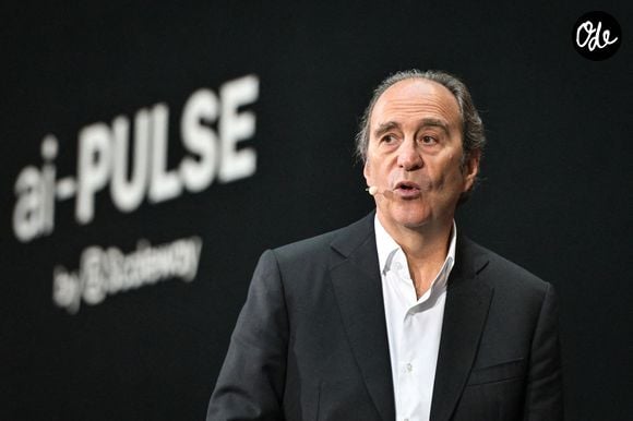Xavier Niel, fondateur du groupe Iliad, prend la parole lors de la principale conférence européenne sur l'intelligence artificielle, ai-PULSE, qui s'est tenue à la Station F à Paris le 7 novembre 2024. Photo : Firas Abdullah/ABACAPRESS.COM