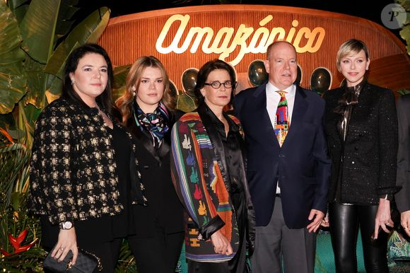Mélanie-Antoinette de Massy, Camille Gottlieb, la princesse Stéphanie, le prince Albert II de Monaco, la princesse Charlene, Louis Ducruet et sa femme Marie lors de l’inauguration du restaurant Amazonico Monte-Carlo à Monaco le 4 avril 2024.
Situé au cœur de l'emblématique Place du Casino, Amazónico Monte-Carlo invite à découvrir une expérience multisensorielle, à travers la forêt amazonienne. Créé par Sandro Silva et Marta Seco à Madrid en 2016, puis installé à Londres et Dubaï, Amazónico Monte-Carlo s'installe au cœur du Carré d'or. A partir du 5 avril 2024 ce concept de restaurant, bar et lounge inspiré par l’Amazonie promet un voyage festif.

© Claudia Albuquerque / Bestimage