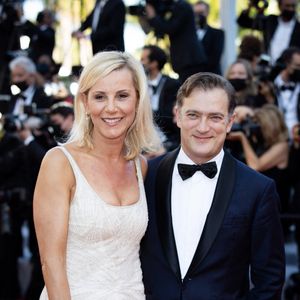 C'est en 2008, lors d'un dîner, que la journaliste croise le regard du violoniste et chef d'orchestre. Entre les deux, aucune fausse note et l'envie de se dire oui un an plus tard...

Renaud Capuçon et Laurence Ferrari assistent à la projection du film "Benedetta" lors du 74e Festival de Cannes, le 9 juillet 2021 à Cannes, en France. Photo : Shootpix/Abaca