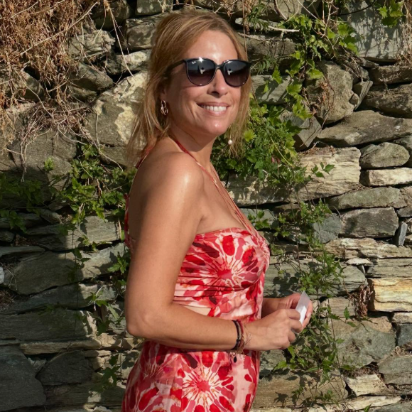 Léa Salamé profite de vacances bien méritées avant son arrivée au journal télévisé de la deuxième chaîne.

Léa Salamé en vacances en Corse avec famille et amis.