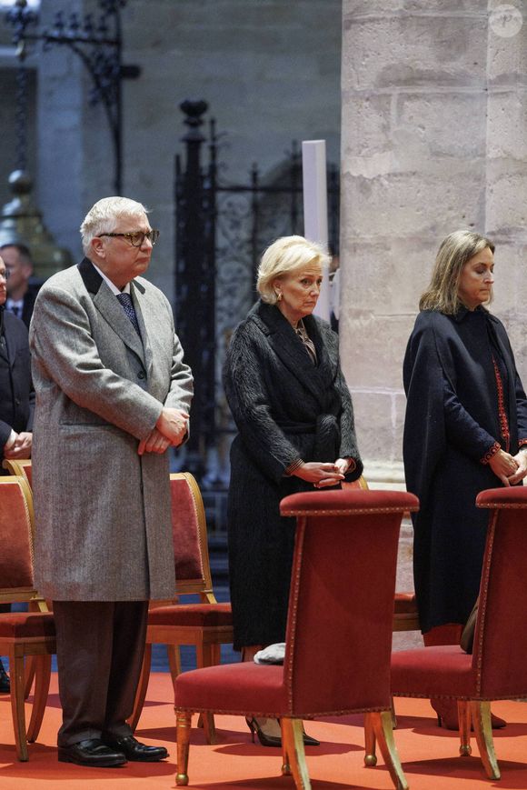 Le Prince Laurent de Belgique, la Princesse Astrid de Belgique et la Princesse Claire de Belgique photographiés lors de la messe Te Deum, à l'occasion de la Fête du Roi, à la Cathédrale Saints Michel et Gudule (Sint-Michiels- en Sint-Goedelekathedraal) à Bruxelles, Belgique, le samedi 15 novembre 2025. Photo by ABACAPRESS.COM
