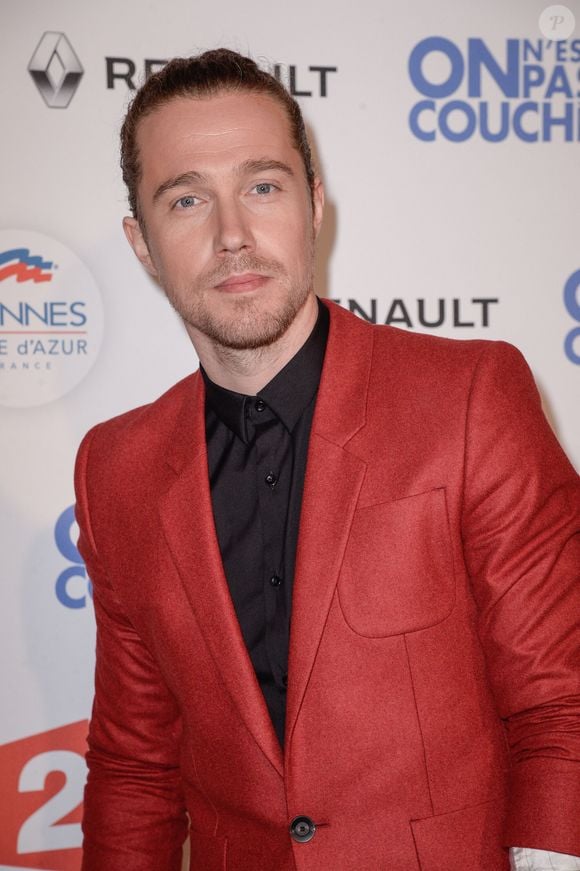 Julien Dore assistant au photocall de l'émission On N'Est Pas Couché lors du 70e Festival de Cannes à Cannes, France, le 24 mai 2017.