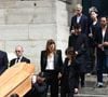 Jane Birkin a elle aussi été enterrée au cimetière de Montparnasse
Lou Doillon, Charlotte Gainsbourg, Marlowe (fils de Lou Doillon), Ben Attal, Alice Attal, Roman de Kermadec (fils de Kate Barry) - Sorties des obsèques de Jane Birkin en l'église Saint-Roch à Paris. Le 24 juillet 2023
© Jacovides-KD Niko / Bestimage