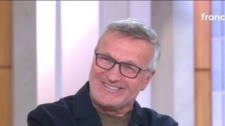 "Vous pourriez être surprise" : Laurent Ruquier annonce à Anne-Elisabeth Lemoine qu’il se lance un nouveau défi