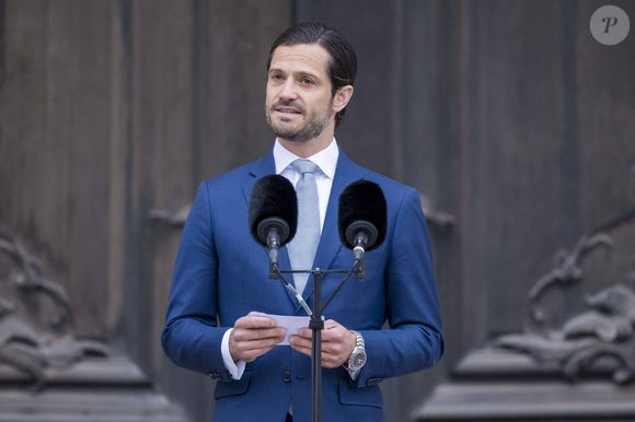 Prince Carl Philip lors de l'"Open Castle Day” dans le cadre de la fête nationale de Suède à Stockholm le 6 juin 2025  Dana Press / Bestimage