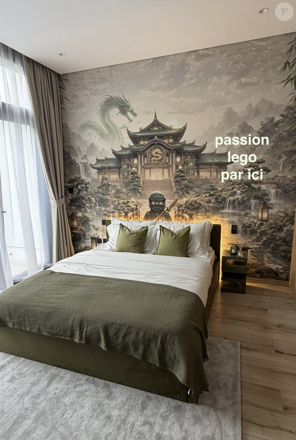 Pour ses enfants, elle a imaginé des chambres entièrement personnalisées selon leurs passions : une chambre Lego Ninjago pour Maylone et une chambre rose façon ballerina avec un grand lit de princesse pour Leewane.