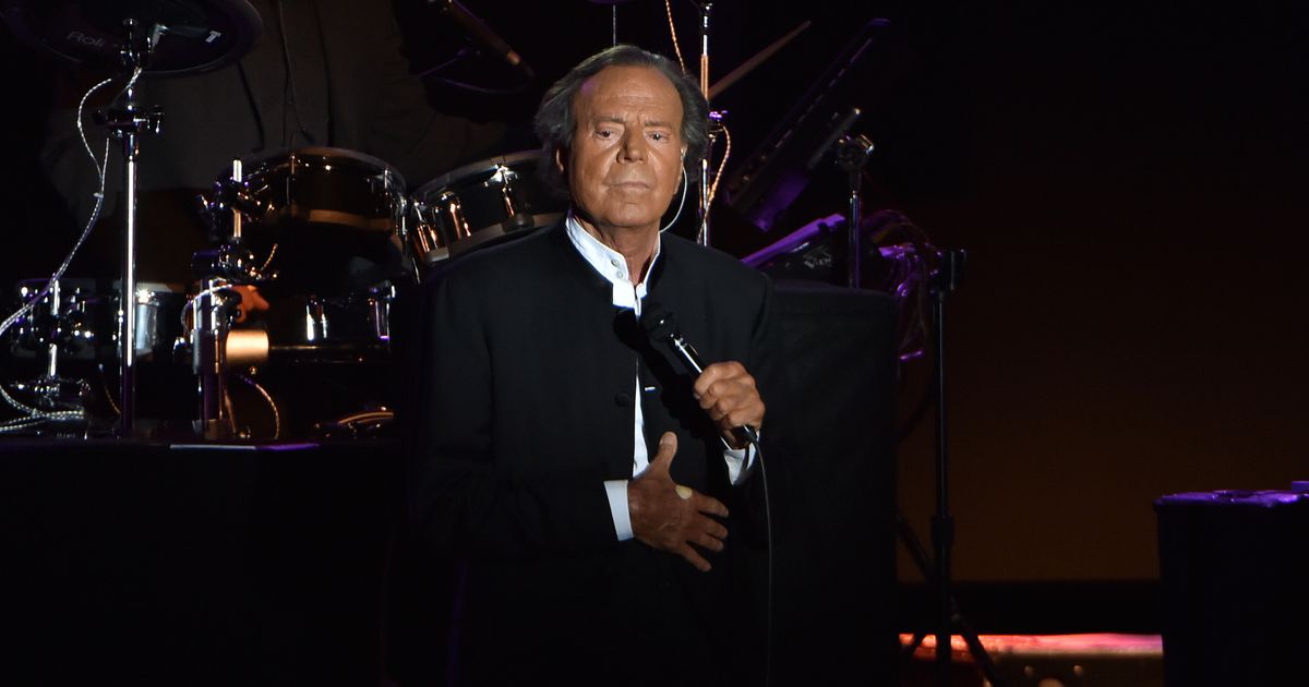 Julio Iglesias : Les témoignages d'anciennes employées accablent le célèbre chanteur