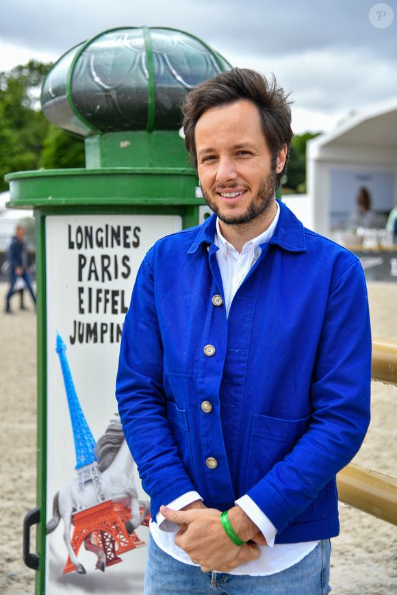 Le chanteur Vianney à la reconnaissance du prix Barnes lors de la 10ème édition du "Longines Paris Eiffel Jumping" à la Plaine de Jeux de Bagatelle à Paris, France, le 22 juin 2024. 
© Perusseau-Veeren/Bestimage