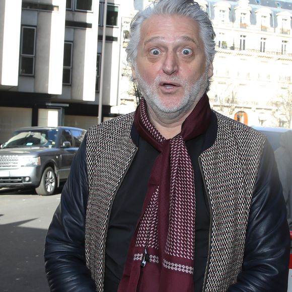 Aujourd'hui, il se dit ruiné.

Exclusif - Gilbert Rozon dans la rue à Paris le 3 février 2017.
Agence / Bestimage
