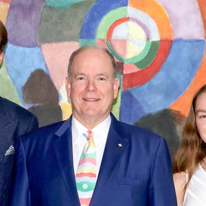 Le prince Albert II de Monaco, accompagné par sa nièce, la princesse Alexandra de Hanovre et son compagnon Ben-Sylvester Strautmann, a visité l'exposition d'été du Grimaldi Forum à Monaco, "Couleurs", en collaboration avec le Centre Pompidou, installée dans l'espace Indigo du centre des congèrs, du 8 juillet au 31 août 2025. © Claudia Albuquerque/Bestimage