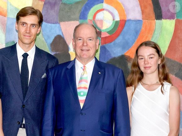 Le prince Albert II de Monaco, accompagné par sa nièce, la princesse Alexandra de Hanovre et son compagnon Ben-Sylvester Strautmann, a visité l'exposition d'été du Grimaldi Forum à Monaco, "Couleurs", en collaboration avec le Centre Pompidou, installée dans l'espace Indigo du centre des congèrs, du 8 juillet au 31 août 2025. © Claudia Albuquerque/Bestimage