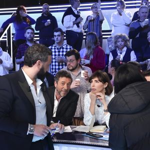 Exclusif - Cyril Hanouna, Bernard Montiel, Géraldine Maillet sur le plateau de l’émission « TPMP » présentée par C.Hanouna et diffusée en direct sur C8, Paris, France, le 11 février 2025. © Jack Tribeca / Bestimage