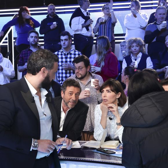 Exclusif - Cyril Hanouna, Bernard Montiel, Géraldine Maillet sur le plateau de l’émission « TPMP » présentée par C.Hanouna et diffusée en direct sur C8, Paris, France, le 11 février 2025. © Jack Tribeca / Bestimage