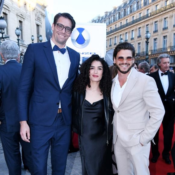 Camille Lacourt, Sabrina Ouazani, Rayane Bensetti au lancement de la marque de voitures électriques Denza par BYD à l'Opéra Garnier à Paris le 8 avril 2026.

© Rachid Bellak / Bestimage