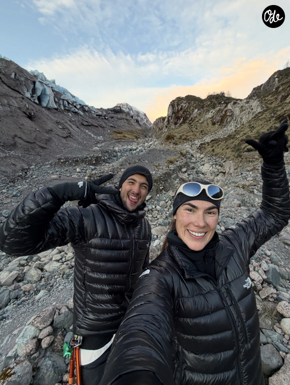 Mais Inoxtag et Mike Horn n'étaient pas seuls sur ce périple. Annika Horn, l'une des filles de l'aventurier, a elle aussi pris part à l'aventure.

Inoxtag et Annika Horn en expédition, posent sur Instagram