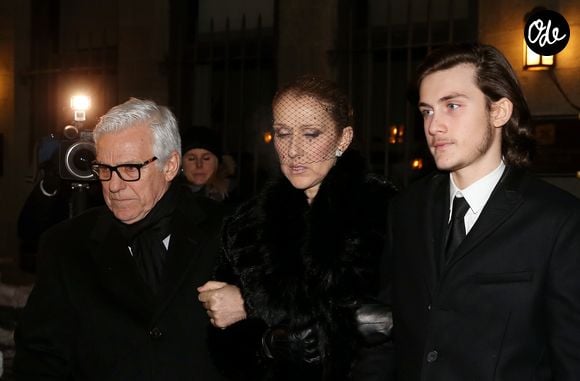 Il a notamment pour rôle de la guider grâce à sa voix dans son oreillette.

Céline Dion, son fils René-Charles Angélil et son frère Michel Dion - La famille de René Angélil sort de la Basilique Notre-Dame de Montréal où tous les anonymes sont venus se recueillir en sa mémoire et présenter leurs condoléances à Céline Dion, la veille de ses funérailles, le 21 janvier 2016. © Dominique Jacovides/Bestimage