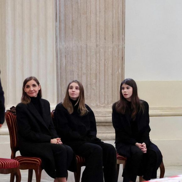 Le prince Emmanuel-Philibert de Savoie avec sa femme la princesse Clotilde Courau et leurs filles les princesses Vittoria et Luisa - Veillée funèbre du prince Victor-Emmanuel de Savoie, en l'Eglise de Sant'Uberto à Turin, en présence de sa veuve Marina Ricolfi-Doria, de son fils, le prince E-P. de Savoie avec sa femme la princesse Clotilde Courau et leurs filles les princesses Vittoria et Luisa, le 9 février 2024. Le fils du dernier roi d'Italie s'est éteint le 3 février 2024 à l'âge de 86 ans.
© Dominique Jacovides/Bestimage