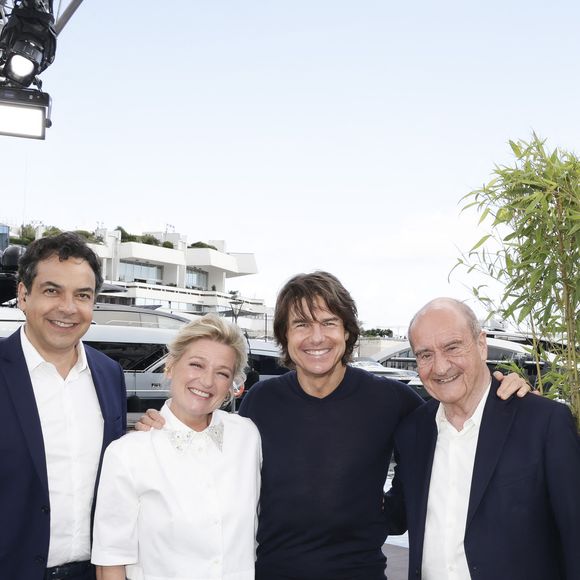 Exclusif - Anne-Elisabeth Lemoine,  Tom Cruise, Patrick Cohen, Pierre Lescure  - Tom Cruise sur le plateau de l'émission "C à vous" lors du 78ème Festival International du Film de Cannes le 13 mai 2025. © Jack Tribeca / Bestimage