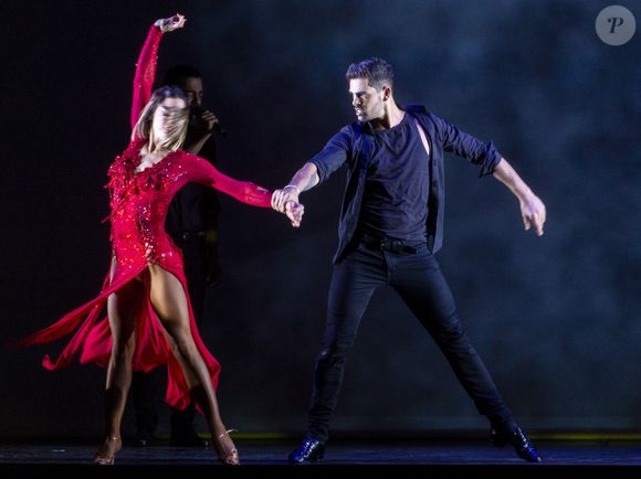 Exclusif - Christophe Licata et sa femme Coralie - Spectacle "Alors on Danse" au Casino de Paris à Paris le 3 mai 2019. © Pierre Perusseau/Bestimage