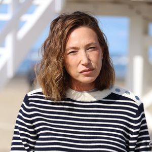 Laura Smet - Photocall du jury sur la plage lors de la 52ème édition du Festival du Cinéma Américain de Deauville le 10 septembre 2026. © Denis Guignebourg / Bestimage
