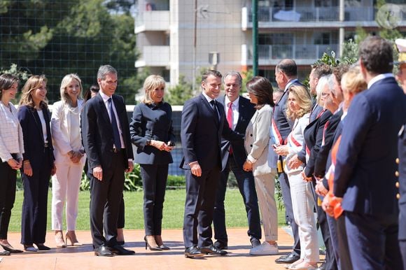 La Directrice Générale du Groupe CMA CGM et Présidente de la Fondation CMA CGM, la française Tanya Saadé Zeenny, Rodolphe Saadé, PDG franco-libanais de CMA CGM et sa compagne Veronique Albertini, le président Emmanuel Macron avec la Première dame Brigitte Macron, le président de la Région Sud Provence-Alpes-Côte-d'Azur et Vice-Président des Régions de France Renaud Muselier - Le président Emmanuel Macron inaugure le centre de formation et d’innovation TANGRAM du groupe CMA CGM à Marseille le 7 mai 2024. © Dominique Jacovides / Bestimage
