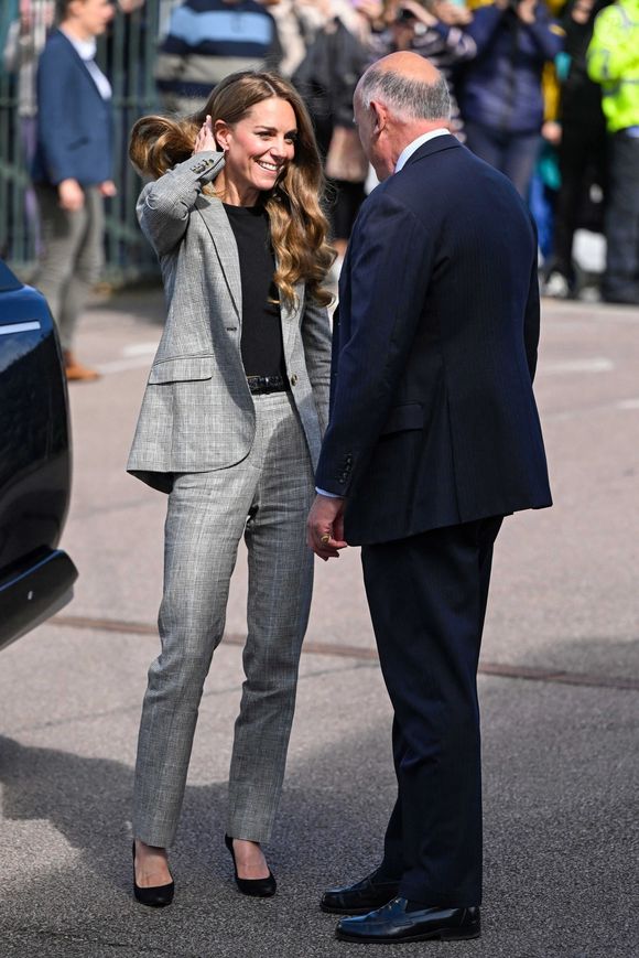 La Princesse de Galles, Kate Middleton, en visite à Marina Mill à Cuxton dans le Kent, une entreprise familiale britannique spécialisée dans la conception à la main et la sérigraphie de tissus d'ameublement, septembre 2025 @Backgrid UK/ Bestimage