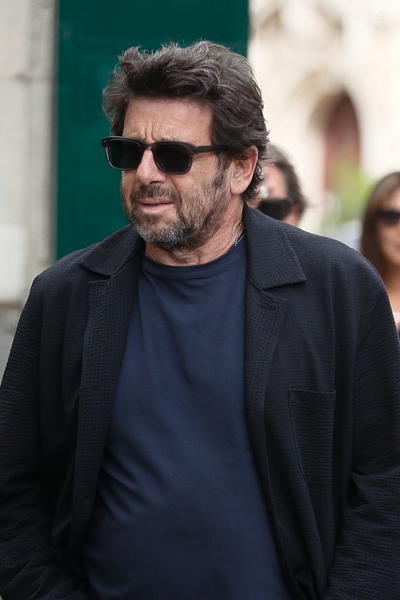 Exclusif - Patrick Bruel - Obsèques de Marianne Halter Weitzmann (femme de Marek Halter) au cimetière du Montparnasse à Paris, France, le 29 août 2024. © AGENCE / BESTIMAGE