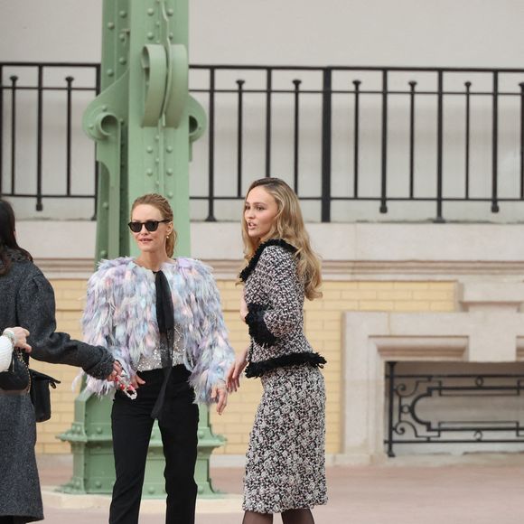 "J’adore leur goût, leur esprit, leur intelligence, leur humanité et leur humour", a confié la star à Nostalgie à propos de ses enfants. 

Vanessa Paradis et Lily-Rose Depp à Paris le 28 janvier 2025 à Paris, France
 Photo par ABACAPRESS.COM