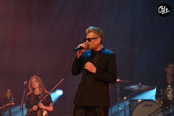 Benjamin Biolay lors du gala « Deux générations chantent pour la troisième » organisé par la Fondation pour la recherche sur la maladie d'Alzheimer à l'Olympia, à Paris, en France, le 30 mars 2026. Photo de Christophe Meng / ABACAPRESS.COM