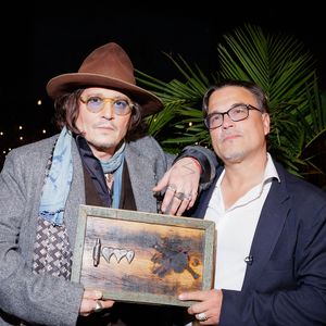 Johnny Depp au The Gathering of Three Hearts event in Los Angeles. Photo par Backgrid USA / Bestimage