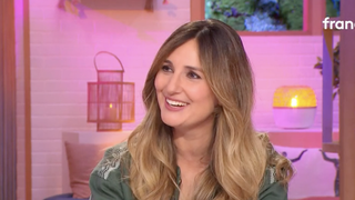 Pour sa première dans Les Maternelles, Marie Portolano accueille une belle nouvelle en direct : un membre de l'équipe a eu un deuxième enfant !