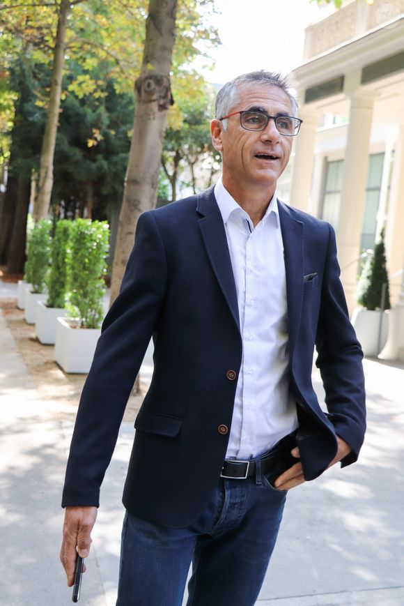 "Leur tort est-il d'être fort ? Ou de ne pas être français ?", a répondu celui qui travaille désormais comme commentateur sur France Télévisions et RTL

Laurent Jalabert arrive à l'enregistrement de l'émission "Vivement Dimanche Prochain" au studio Gabriel à Paris, France, le 21 août 2019.