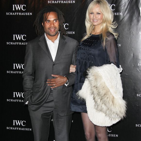 Elle fut la femme de Christian Karembeu jusqu'en 2011

Christian et Adriana Karembeu - Présentation de la montre IWC au Palais Chaillot à Paris, le 16 juin 2008 (Archives). JLPPA / Bestimage