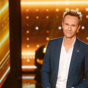 Un rêve pour l'heure impossible comme il l'a confié… "On me l'a proposé, plusieurs fois. Mais impossible pour des raisons d'emploi du temps et parce que ma maison, c'est France Télévisions", a-t-il expliqué à l'antenne de MFM. 

Exclusif  - Cyril Féraud lors de l'enregistrement de l'émission "100% logique" présentée par C. Feraud et qui sera diffusée le 29 mars au Studio du Lendit à Saint-Denis, France, le 14 décembre 2024. © Christophe Clovis/Bestimage