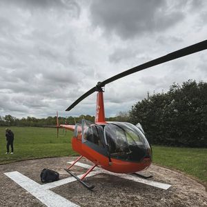 Ce mardi 15 avril 2025, le fils de Rosalie Van Breemen a fait savoir qu'il s'était offert une jolie virée en hélicoptère. Une parenthèse enchantée pour se déconnecter de tout !

Alain-Fabien Delon immortalise sa virée en hélicoptère sur Instagram ce mardi 15 avril 2025 (Capture d'écran).