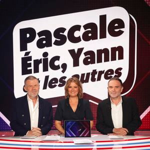 Exclusif - Eric Naulleau, Pascale de La Tour du Pin, Yann Moix sur le plateau de l’émission « Pascale, Eric, Yann et les autres » présentée par P. de la Tour du Pin et diffusée en direct sur C8, Paris, France, le 03 septembre 2024. © Jack Tribeca / Bestimage