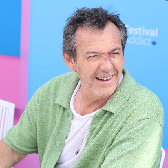 Le présentateur incarne quotidiennement le jeu baptisé Les 12 coups de midi depuis 2010

Jean-Luc Reichmann - Photocall de "Demain nous appartient" (DNA) lors du 64ème Festival de Télévision de Monte Carlo au Grimaldi Forum de Monaco le 14 juin 2025.
© Denis Guignebourg / Bestimage