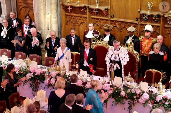 Rachida Dati, Ministre de la Culture, La duchesse de Gloucester, Le président Emmanuel Macron, Alastair King, lord maire de Londres, Brigitte Macron lors d’un banquet d’état à Guildhall, Londres le 9 juillet 2025. Le couple présidentiel français est en voyage officiel au Royaume Uni pour trois jours.

© Dominique Jacovides / Bestimage