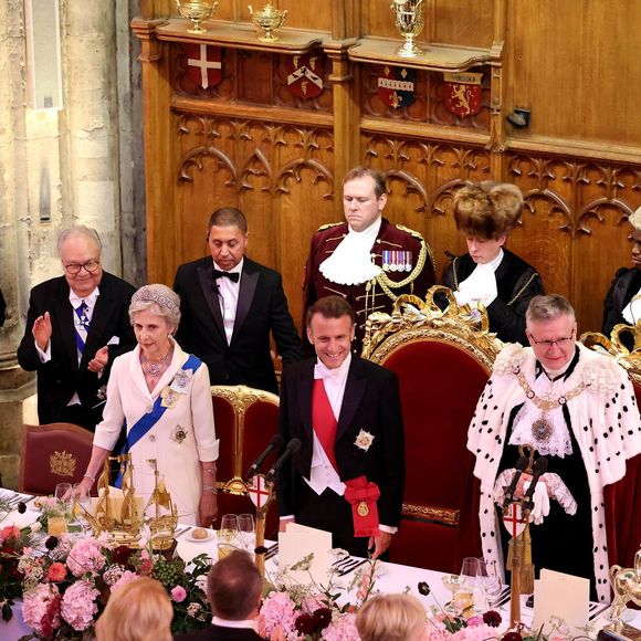 Rachida Dati, Ministre de la Culture, La duchesse de Gloucester, Le président Emmanuel Macron, Alastair King, lord maire de Londres, Brigitte Macron lors d’un banquet d’état à Guildhall, Londres le 9 juillet 2025. Le couple présidentiel français est en voyage officiel au Royaume Uni pour trois jours.

© Dominique Jacovides / Bestimage