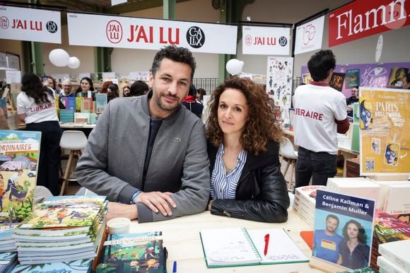 Parmi les chroniqueurs qui l'accompagnaient, figurait Benjamin Muller.

Benjamin Muller, Celine Kallmann - Festival du Livre de Paris 2025 au Grand Palais,  Paris, France, le 13 avril 2025.

© Jack Tribeca / Bestimage