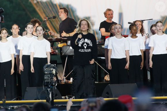 Jeanne Added - Soirée du "Grand Concert de la fête de la musique" au Jardin des Tuileries, autour de la vasque olympique, présentée par D. Bürki et M. Bouhafsi et retransmis en direct sur France 2 à Paris le 21 juin 2025. © Marc Ausset-Lacroix - Jack Tribeca - Christophe Clovis / Bestimage