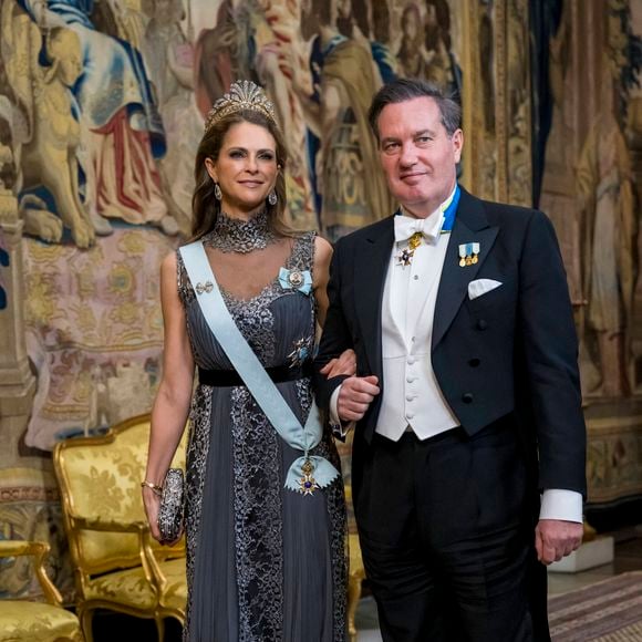La princesse Madeleine et son mari Chris O´Neill - Arrivée de la famille royale de Suède au dîner en l'honneur des lauréats du Prix Nobel 2024 au palais royal de Stockholm. Le 11 décembre 2024
©Dana Press / Bestimage