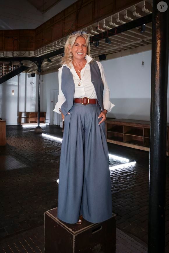 Et il reçoit dans cet épisode Caroline Margeridon.

Exclusif - Caroline Margeridon - Caroline Margeridon sur le plateau de l'émission "Animaux Stars", présentée par B.Montiel et diffusée le 6 décembre 2025 sur la chaîne Animaux TV, à Paris, France, le 17 septembre 2025. © Jack Tribeca/Bestimage