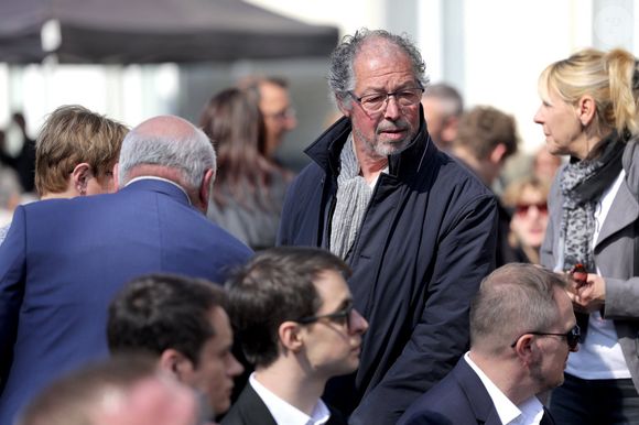 300 personnes réunies pour rendre hommage à Emilie Dequenne dans sa ville de Chièvres (Belgique), le 9 avril 2025, quelques semaines après son décès prématuré, survenu le 16 mars 2025. © Photonews / Bestimage