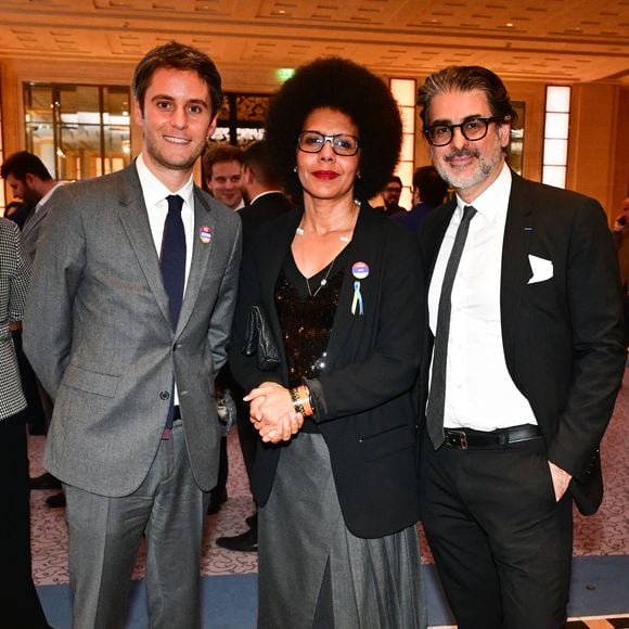 Gabriel Attal, Audrey Pulvar, Stéphane Hasbanian au dîner annuel du CCAF (Conseil de coordination des associations arméniennes de France) à l'hôtel du collectionneur à Paris le 11 mars 2025
Comme chaque année, la onzième édition du désormais fameux dîner du CCAF a fait salle comble. 450 personnes se sont retrouvées dans les salons de l'hôtel du collectionneur, à Paris. Lors du cocktail, plusieurs personnalités politiques ont eu l'occasion de s'entretenir avec les invités.
Comme de coutume, un certain nombre de figures intellectuelles étaient également au dîner.
C'est Nelson Monfort qui a présenté la soirée en rappelant que la soirée est l'occasion de nous retrouver et de réaffirmer les liens profonds qui unissent la France et l'Arménie, liens tissés par l'histoire, la culture et des valeurs communes.
Cette soirée incarne à la fois un hommage solennel et un appel à l'action. Hommage envers celles et ceux qui oeuvrent sans relâche pour la cause arménienne; mais appel à la communauté internationale pour qu'elle s'engage résolument pour la justice et la paix.

© Christian Liewig / Bestimage