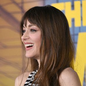 Un look qui lui va à ravir, mais qui n'est que temporaire, puisqu'il s'agit d'extensions !

Marion Cotillard assiste à la première de la saison 4 de "The Morning Show" à New York, au Museum of Modern Art à New York.

Photo : Anthony Behar / SiPUS / ABACAPRESS.COM