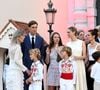 Ben Sylvester Strautmann a impressionné par sa taille

La princesse Caroline de Hanovre, Stefano Ercole Carlo Casiraghi, Ben Sylvester Strautmann, la princesse Alexandra de Hanovre, Francesco Carlo Albert Casiraghi, Beatrice Borromeo et Charlotte Casiraghi - Célébration des 20 ans de règne du prince souverain Albert II de Monaco sur la place du Palais à Monaco, le 19 juillet 2025. © Bruno Bebert/Bestimage