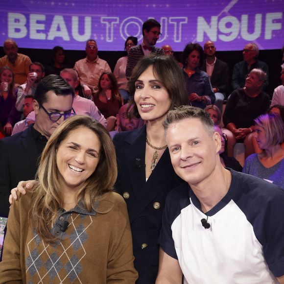 Fidèle chroniqueuse de Cyril Hanouna sur TBT9, Valérie Bénaïm a levé le voile sur une épreuve intime et silencieuse lors du "Prime des vérités". 

Exclusif - Géraldine Maillet, Valérie Benaim, Matthieu Delormeau, sur le plateau de TBT9 présenté par C.Hanouna, et diffusé en direct sur W9, Paris, France © Jack Tribeca / Bestimage