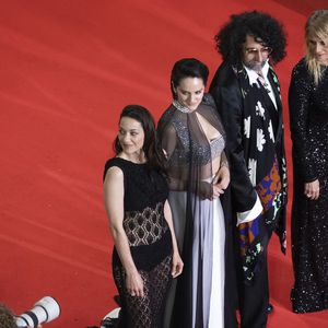 Marion Cotillard, Noémie Merlant, Bertrand Mandico, Isabella Ferrari - Montée des marches du film " Roma elastica " lors du 79ème Festival International du Film de Cannes, le 20 mai 2026.

© Camilla Canalini / Bestimage
