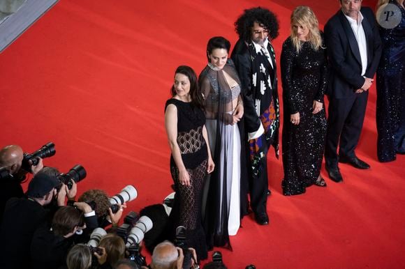 Marion Cotillard, Noémie Merlant, Bertrand Mandico, Isabella Ferrari - Montée des marches du film " Roma elastica " lors du 79ème Festival International du Film de Cannes, le 20 mai 2026.

© Camilla Canalini / Bestimage